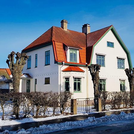 Villamilsten B&B Lidkoping Bagian luar foto
