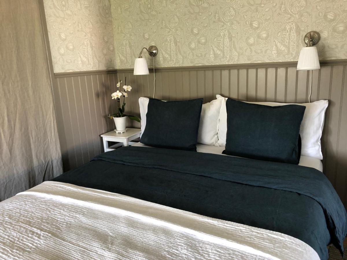 Villamilsten B&B Lidkoping Bagian luar foto