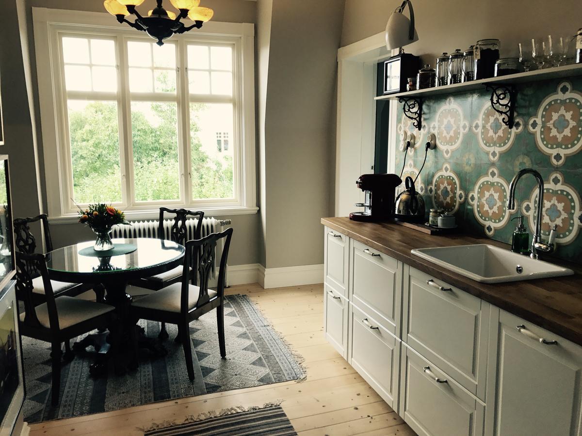 Villamilsten B&B Lidkoping Bagian luar foto