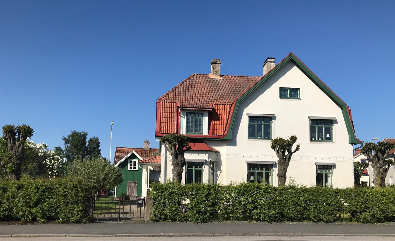 Villamilsten B&B Lidkoping Bagian luar foto